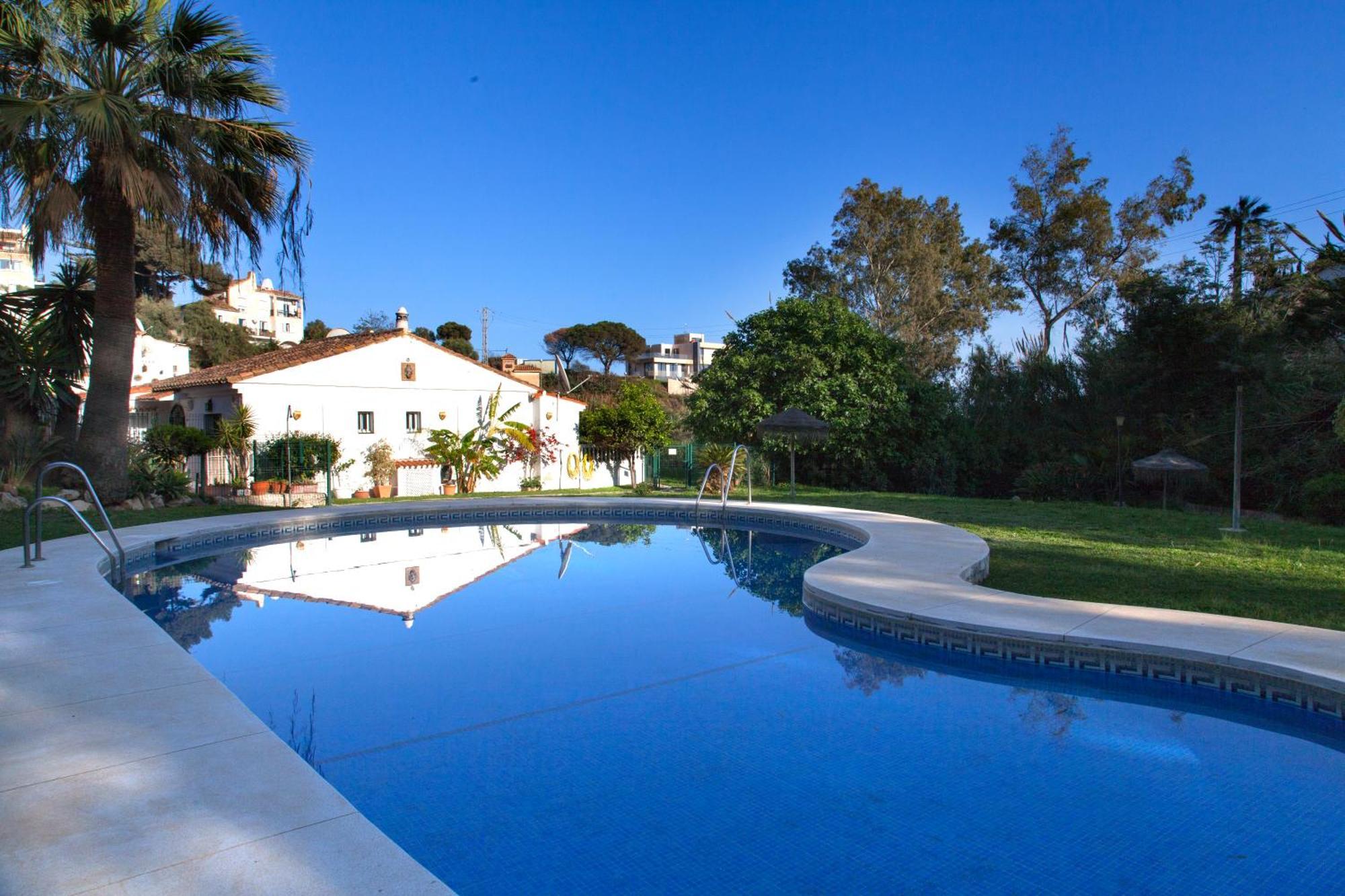 Agradable Adosado Con Piscina La Hidalga Villa Benalmadena Exterior photo